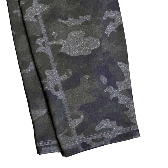 Women’s PowerHold By Fabletics Camo Leggings Size Medium Yoga Pants - Picture 4 of 4